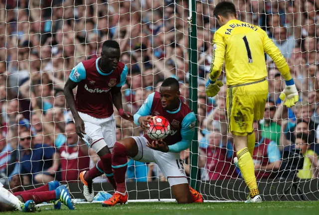 Diafra Sakho celebrates