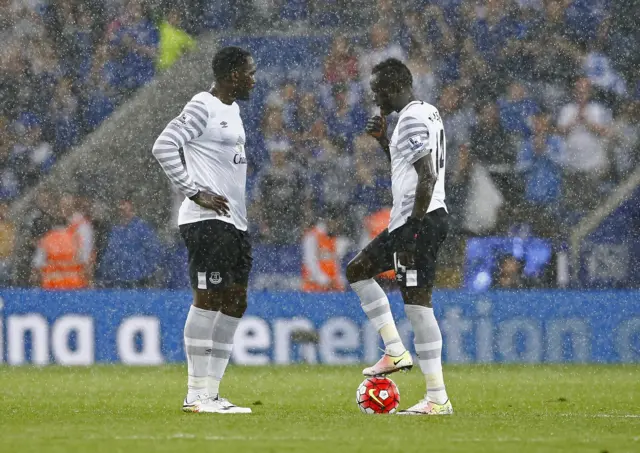 Everton look on dejected