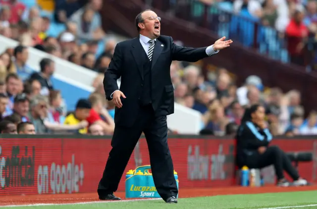 Rafael Benitez instructs from the touchline