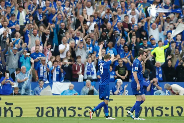 Jamie Vardy celebrates