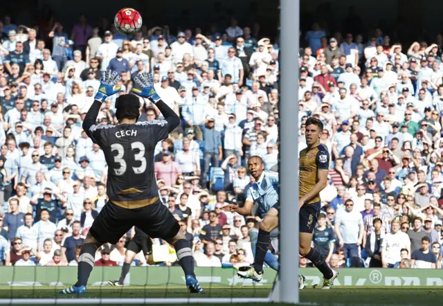 Fernandinho shoots over