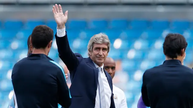 Manuel Pellegrini waves goodbye