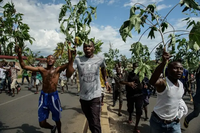 Burundians on streets of Bujumbura