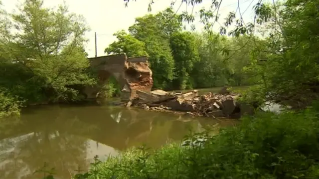 Collapsed bridge