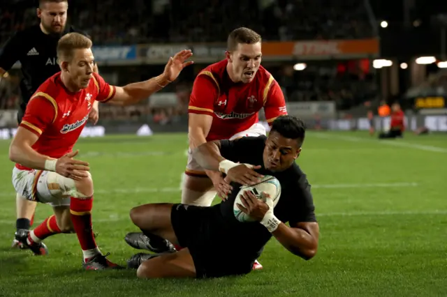 New Zealand's Julian Savea scores a try against Wales