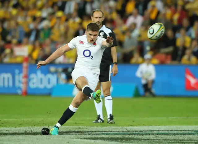 England's Owen Farrell kicks a penalty against Australia