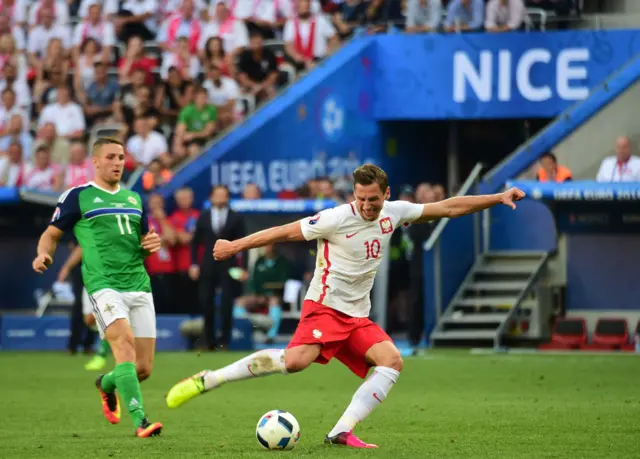 Grzegorz Krychowiak goes close for Poland