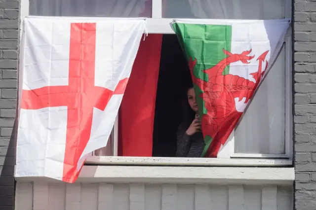 England and Wales flags in Lens