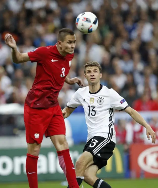 Artur Jedrzejczyk and Thomas Muller