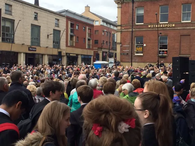 Crowd in Barker's Pool