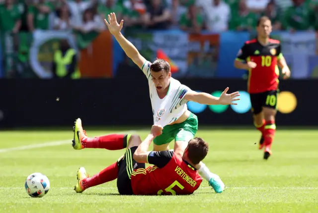 Seamus Coleman is bundled over by Jan Vertonghen