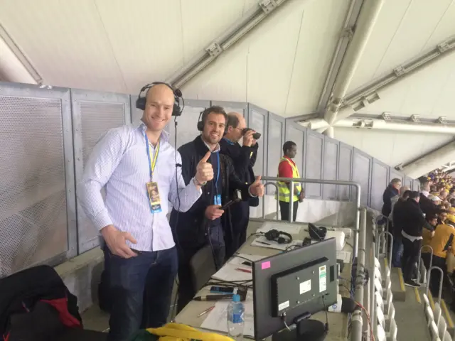 5 live commentary team