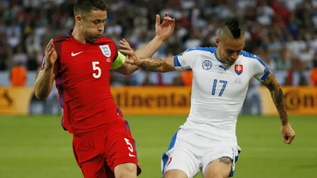 Marek Hamsik and Gary Cahill