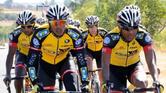 Tsgabu Grmay (far right)