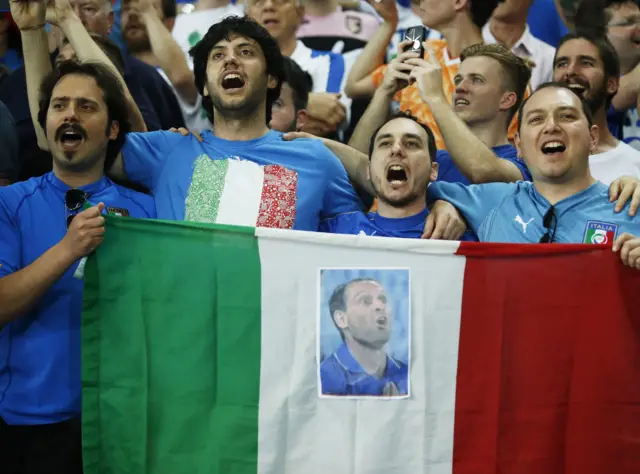 Italy fans