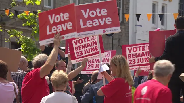 Referendum campaigning