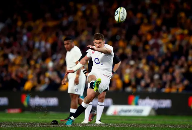 Owen Farrell kicks a penalty