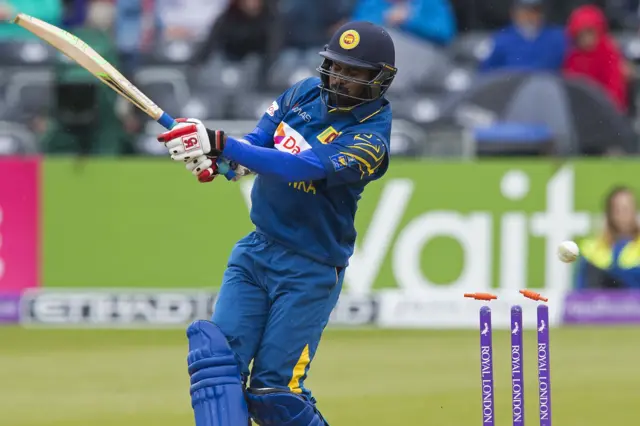 Tharanga is bowled by Woakes