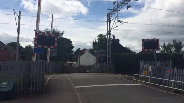 The level crossing in Stone