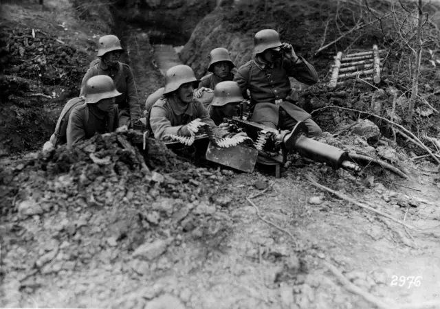 German machine gunners