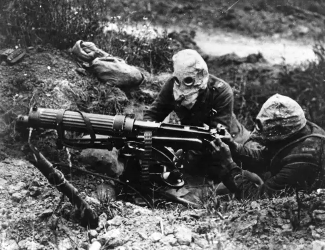 Machine gunners