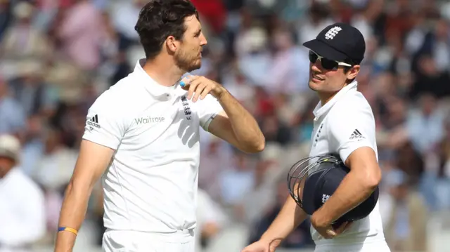 Alastair Cook talks to Steven Finn