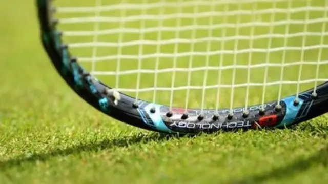 Tennis racquet