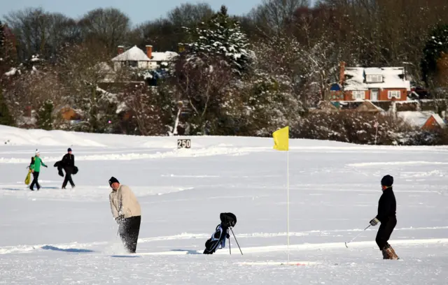 golf in the snow