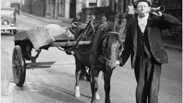 1935: A rag and bone man patrols the streets looking for scrap to buy