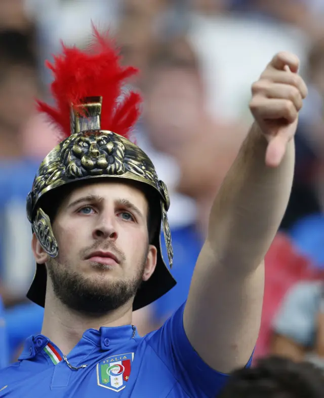 Italy fan