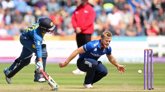 Kusal Mendis narrowly avoids a run-out