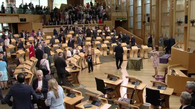 MSPs start leaving the chamber