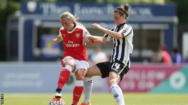 Jordan Nobbs (left), Jade Moore (right)