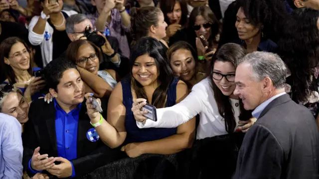 Kaine selfies on the campaign trail