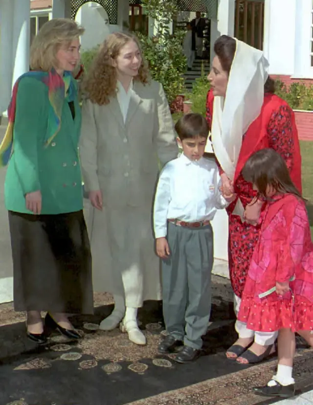 Chelsea, Hillary and Pakistani Prime MInister Benazir Bhutto