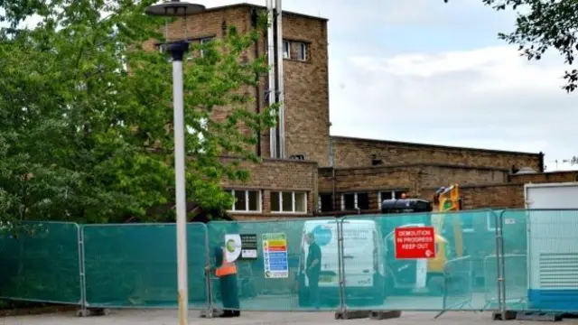 Holden Lane Primary School surrounded by fencing