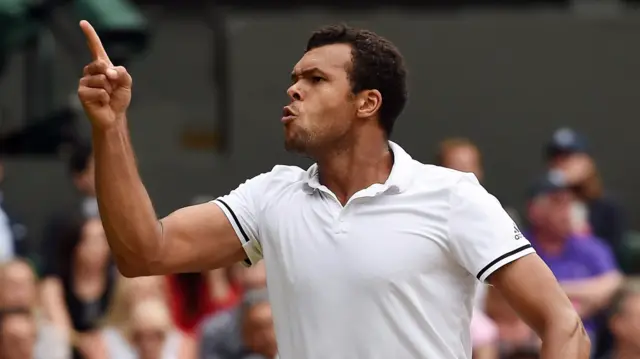 Tsonga celebrates