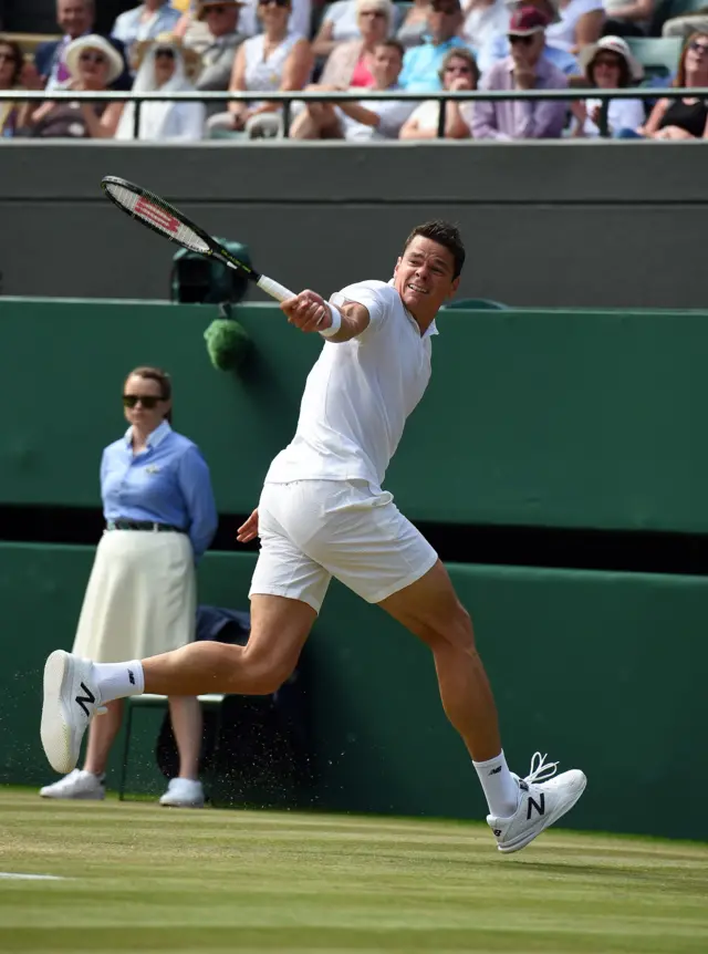 Raonic backhand