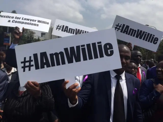 Protesters in Kenya holding up a sign saying: "#IAmWillie"