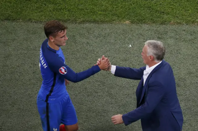 Antoine Griezmann is subbed off