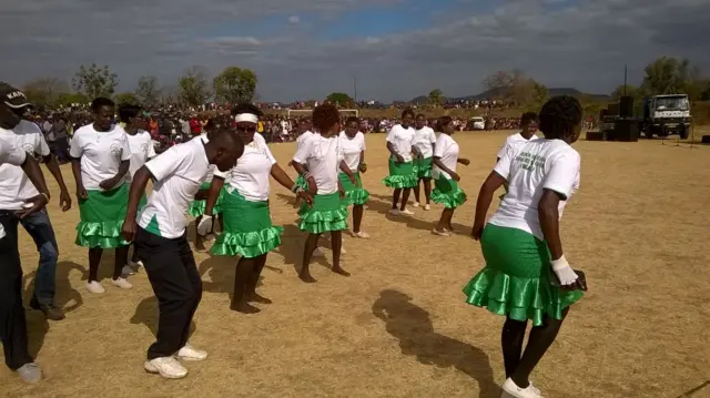 Dancing women