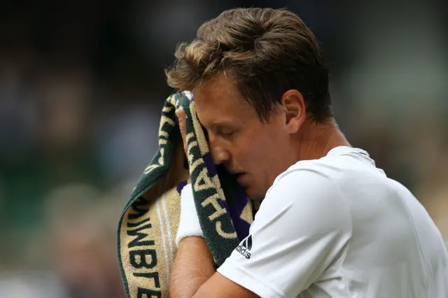 Tomas Berdych reats