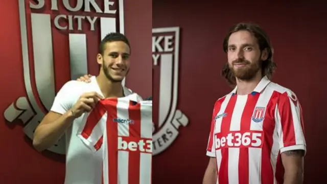 Sobhi and Allen after signing