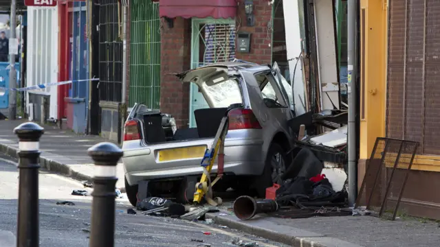 Scene of car crash in Luton