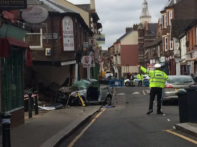 Scene of Luton car crash