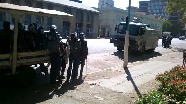 Zimbabwe anti-riot police