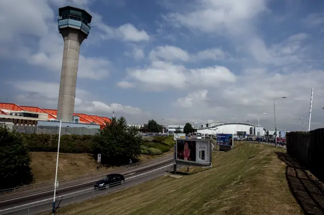 Luton Airport approach