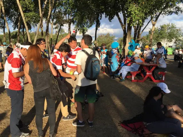 Japan and Fiji fans