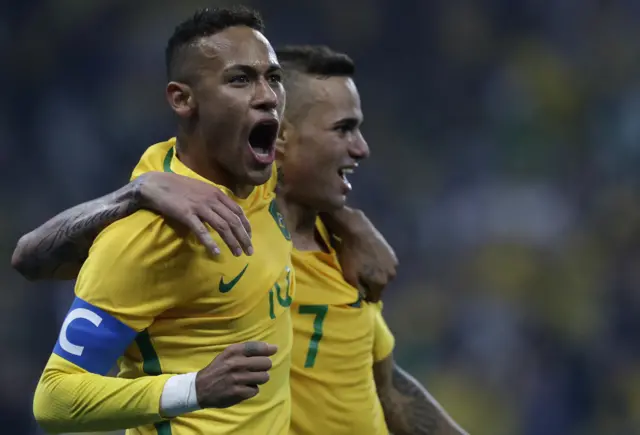 Brazil's Neymar and Luan celebrate