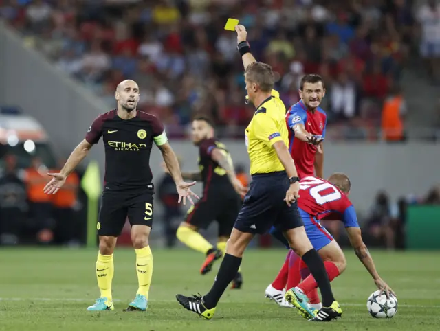 Pablo Zabaleta yellow card